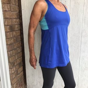 New Balance size M top